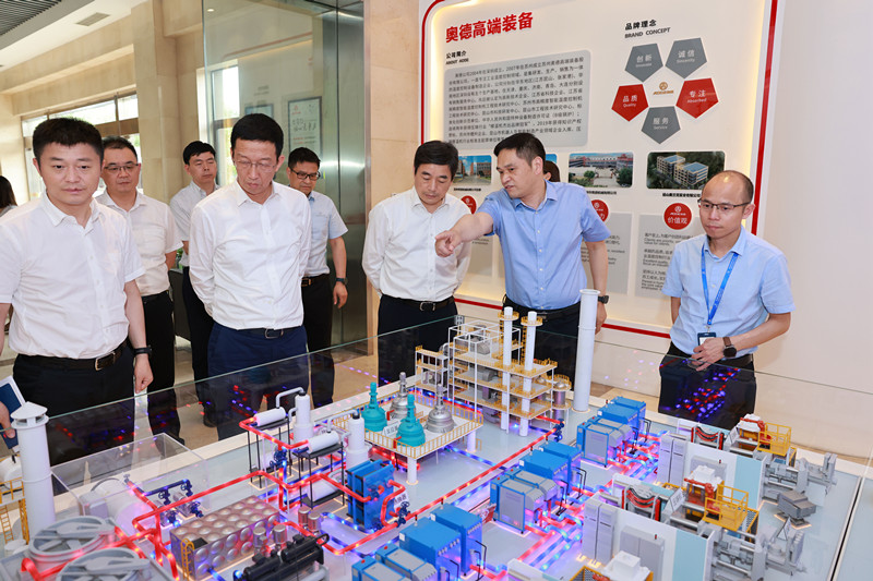 【政府关怀】昆山市委常委、高新区党工委书记、管委会主任管凤良赴奥德走访调研